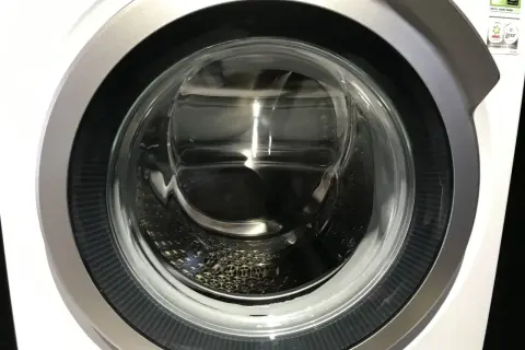 Gdzie jest bezpiecznik w pralce Bosch? Odkryj łatwe lokalizacje