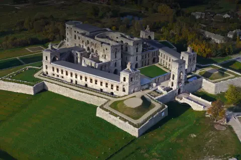 Ruiny zamku Krzyżtopór w Ujeździe: prawdziwa historia i tajemnice ruin