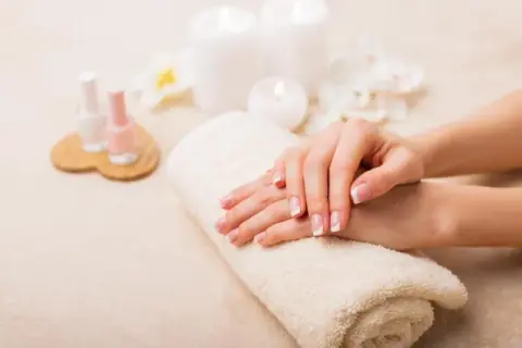 Czym jest manicure spa? Odkryj jego korzyści i przebieg zabiegu