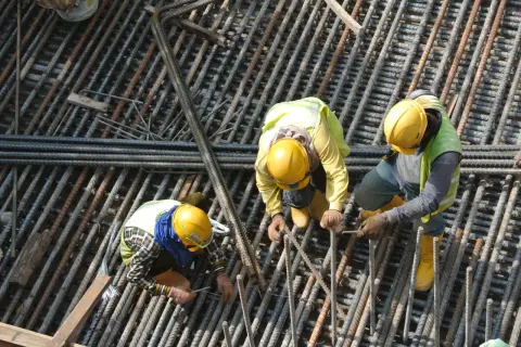 Montaż zbrojenia: najczęstsze błędy i skuteczne metody instalacji