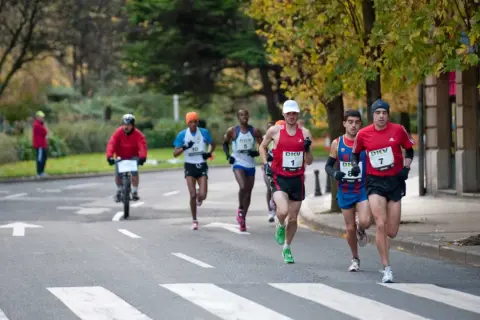 Dlaczego maraton ma dokładnie 42 km 195 m? Historia i tajemnica dystansu