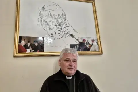 Kardynał Krajewski: Jego niezwykłe życie i charytatywna misja