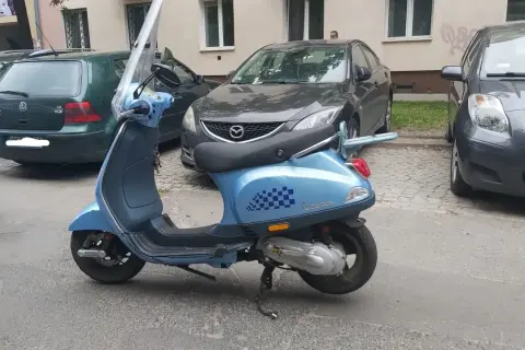 Czy można jeździć skuterem bez prawa jazdy? Sprawdź zasady i konsekwencje