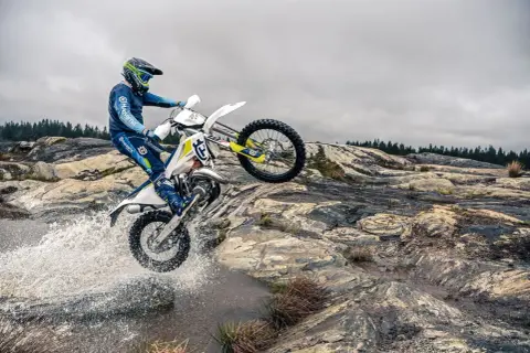 Husqvarna TX 125 Supermoto – idealny wybór dla entuzjastów jazdy