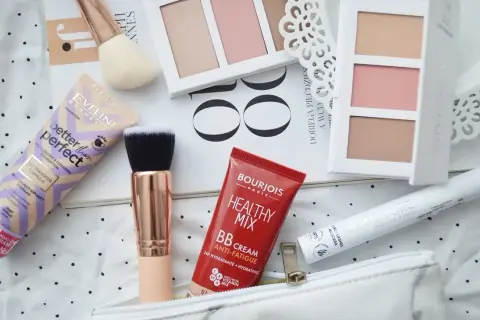 Krem BB czy podkład – który produkt lepiej spełni Twoje oczekiwania?