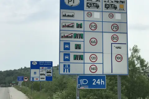 Ile można jechać na autostradzie w Polsce? Poznaj kluczowe limity prędkości
