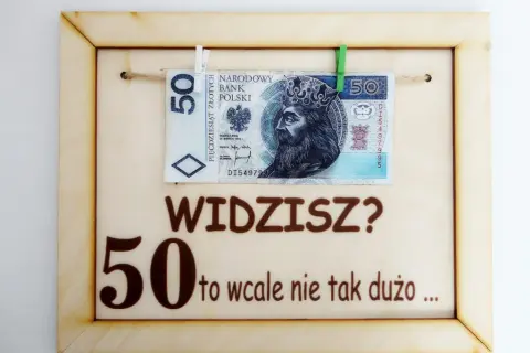 Co kupić żonie na 50 urodziny? Niezapomniane pomysły, które zachwycą!