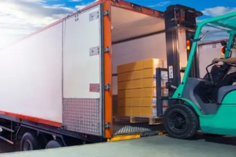 Czym jest giełda transportowa i jak może ułatwić Twoją pracę?