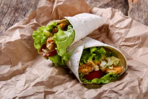 Ile kalorii ma tortilla z kurczakiem? Zaskakujące wartości odżywcze!