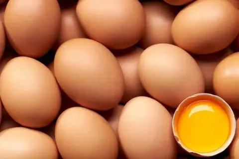 Czy jajka obniżają cholesterol? Odkryj prawdę o ich wpływie na zdrowie