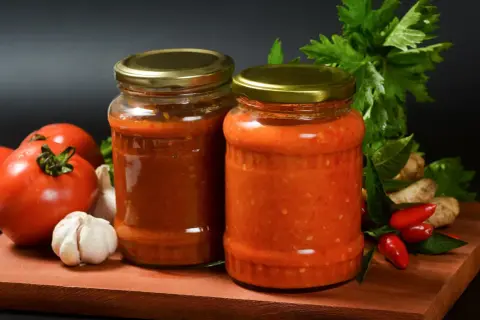Jak przygotować sos do spaghetti bolognese do słoików bez ryzyka psucia