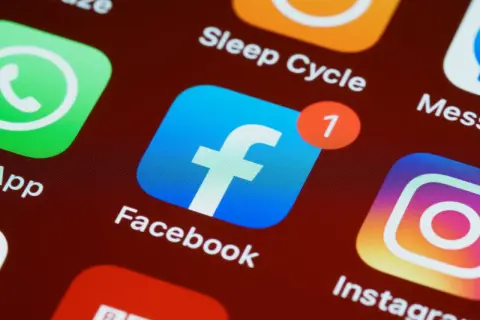 Jak założyć nowy profil na Facebooku i uniknąć powszechnych błędów