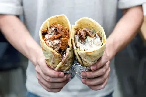 Z czego jest kebab? Składniki, sekrety i różnice w przygotowaniu