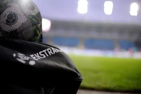 Kto awansuje do ekstraklasy? Analiza drużyn i szanse na promocję