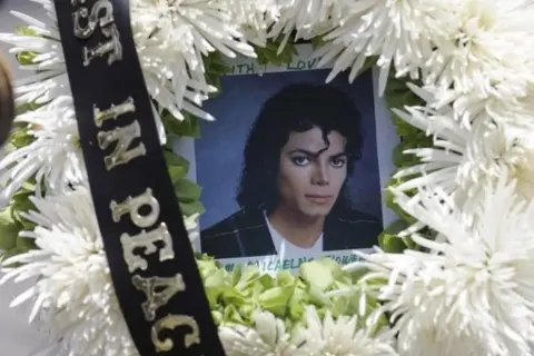 Tragiczna śmierć Michaela Jacksona. Szokujące kulisy ostatnich chwil króla popu