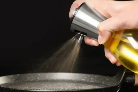 Gdzie kupić oliwę w sprayu? Sprawdź najlepsze oferty i ceny