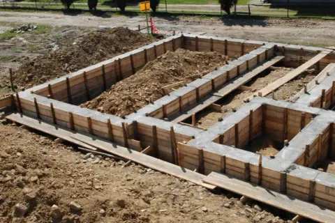 Fundamenty pod dom 70m2: poznaj rodzaje, koszty i najlepsze rozwiązania