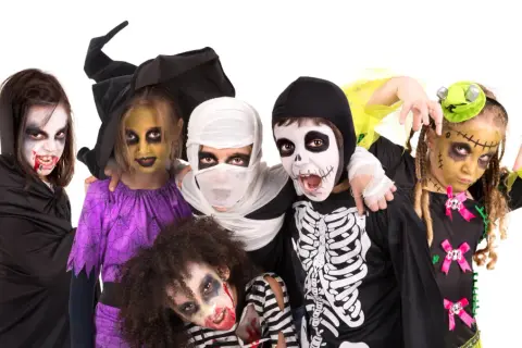 Jak zrobić samodzielnie strój na Halloween dla dzieci - proste pomysły