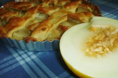 Przepis na ciasto z melonem, które zaskoczy Twoich gości smakiem