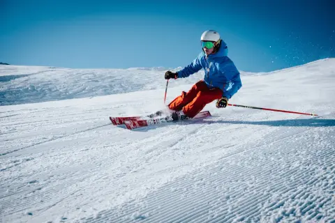 Gdzie można jeździć na snowboardzie? Najlepsze miejsca w Polsce i za granicą