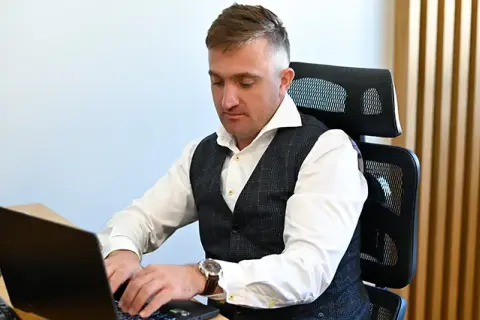 Jak napisać wniosek o dofinansowanie wzór, aby uniknąć błędów