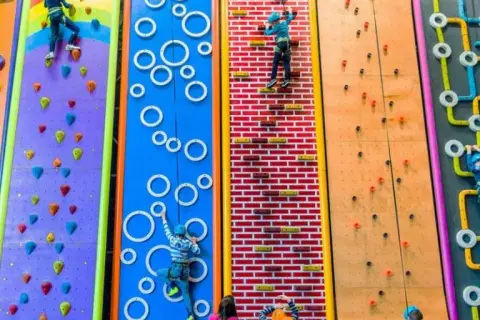 Zajęcia sportowe dla dzieci i rodziców w Warszawie – wspólna radość i zdrowie