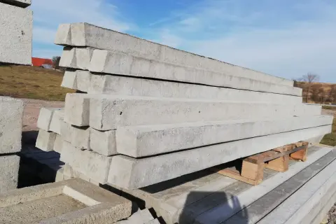 Słupy betonowe zbrojone – klucz do trwałych konstrukcji budowlanych