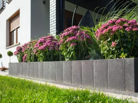 Betonowe murki i donice - Jak zaaranżować je przy domu?
