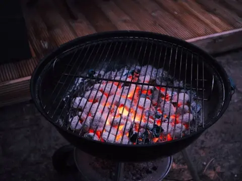 Combien de charbon pour un barbecue - Le guide parfait