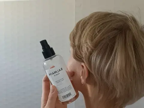 Spray z solą morską - Jak używać dla objętości i fal?