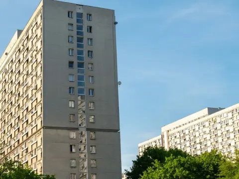 Przed kim odpowiada spółdzielnia mieszkaniowa? Odpowiedzialność i prawa właścicieli