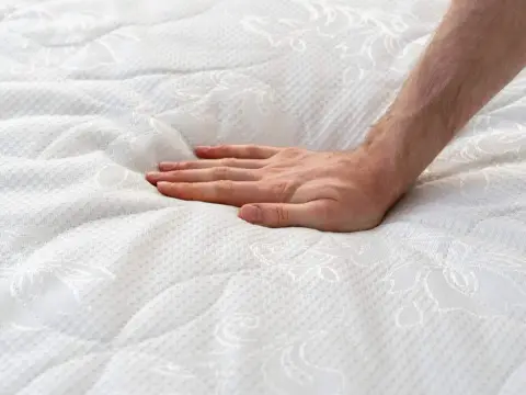 Matelas neuf qui se creuse - Causes, solutions et garantie
