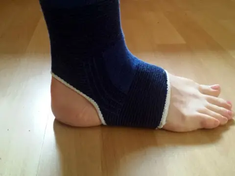 Skręcona kostka: ile boli i jak przyspieszyć powrót do zdrowia?
