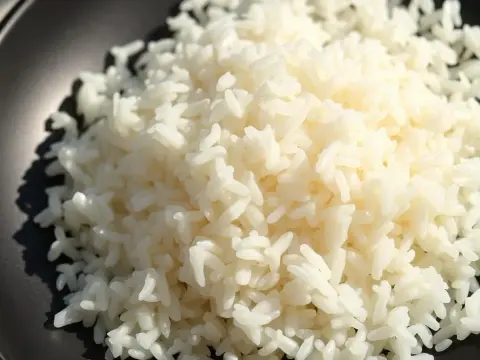 Ryż basmati jak gotować? Perfekcyjny i sypki za każdym razem!