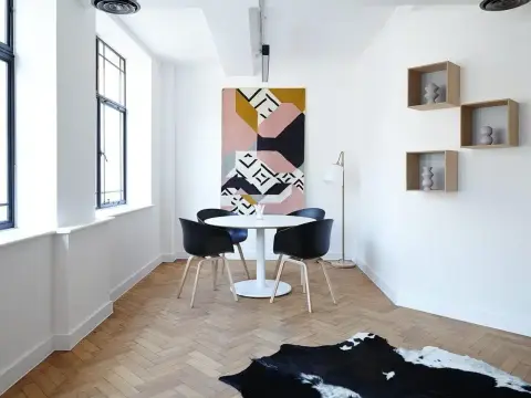 Salon w bloku - 5 trików, które powiększą wnętrze