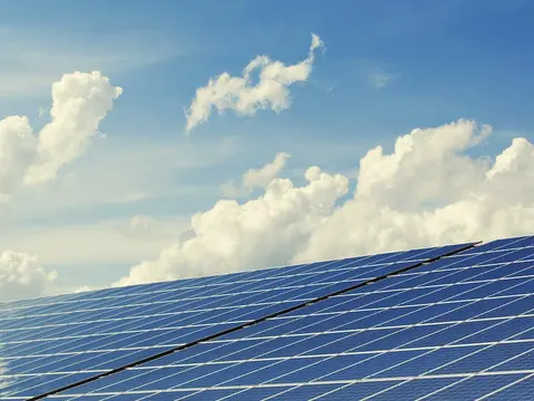  Odnawialne i nieodnawialne źródła energii - przykłady i różnice