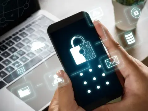 Aplikacja sprawdzająca czy telefon nie jest zhakowany - jak się chronić?