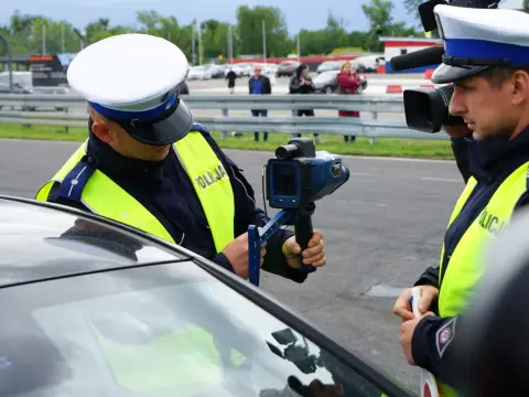 Przekroczenie prędkości i utrata prawa jazdy - co grozi?