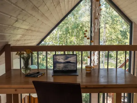 Zatoka Bielika - glamping nad wodą, który naprawdę daje odpoczynek