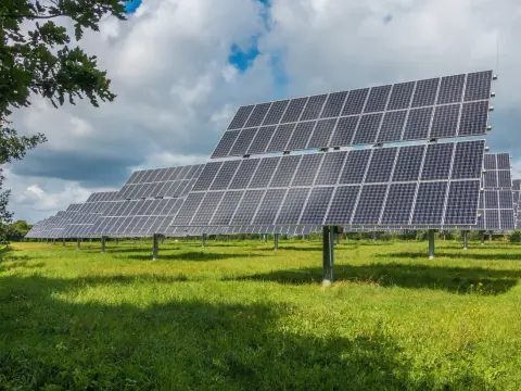 Fotowoltaika z magazynem energii: Czy to klucz do niezależności?