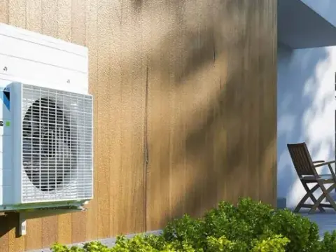 Zarobki instalatora klimatyzacji: Czy własna firma się opłaca?