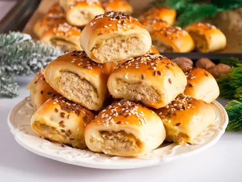 Paszteciki z mięsem - Przepis na idealne ciasto i farsz
