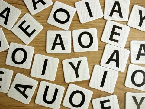 Poznaj najważniejsze funkcje i zastosowania litery i w języku polskim