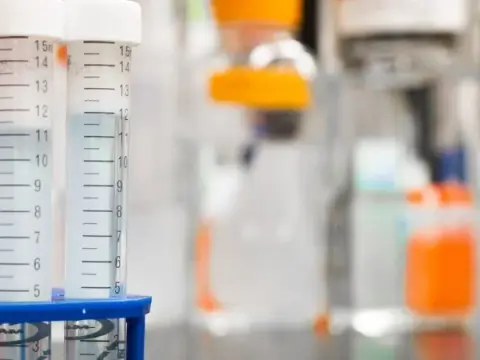 Czy akredytacja laboratorium jest obowiązkowa? Sprawdź, co musisz wiedzieć
