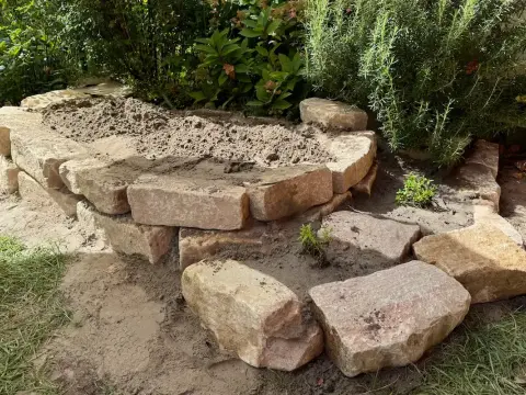 Sandarium bauen - So lockst du Wildbienen wirklich an