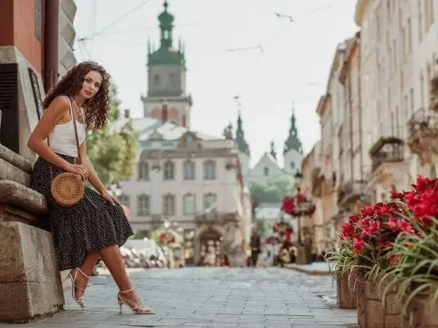 Jak chodzić w szpilkach 12 cm bez bólu i z pewnością siebie