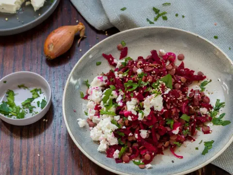 Rote Bete Linsensalat - Das perfekte Rezept für Alltag & Buffet