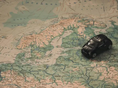 Zakaz ruchu ciężarówek w Polsce - Jak uniknąć kar?