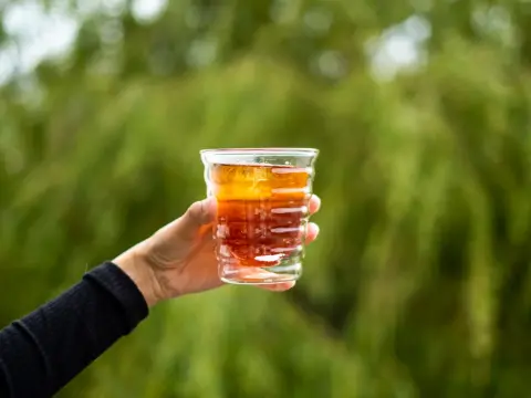 Jaka Kawa do Cold Brew? Wybierz Idealne Ziarna!