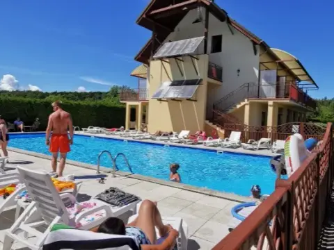 Noclegi nad morzem 2026: Jak znaleźć idealne miejsce i zaoszczędzić?